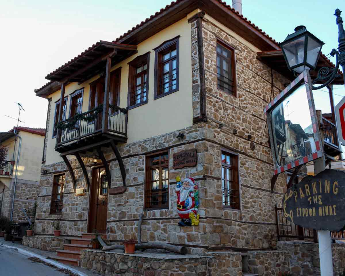 Арнеа, Греция